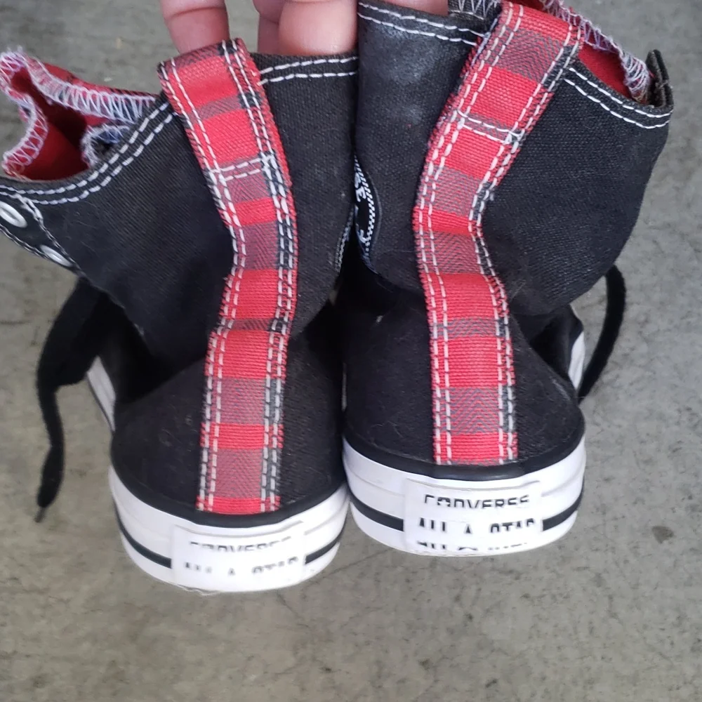 Converse - Picture 2 of 3